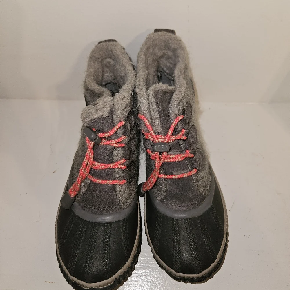 Sorel Out N About Plus Boot Grisl Sz 3 Gray Pink Felt Leather Waterproof Duck